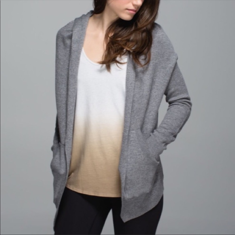 Green Lululemon Cabin Yogi Wrap activewear!